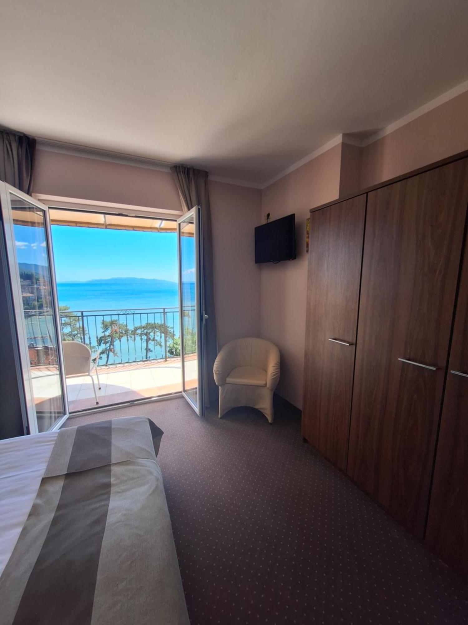 Villa Volosko With Private Parking And Breakfast,Seaview Экстерьер фото