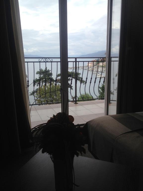 Villa Volosko With Private Parking And Breakfast,Seaview Экстерьер фото
